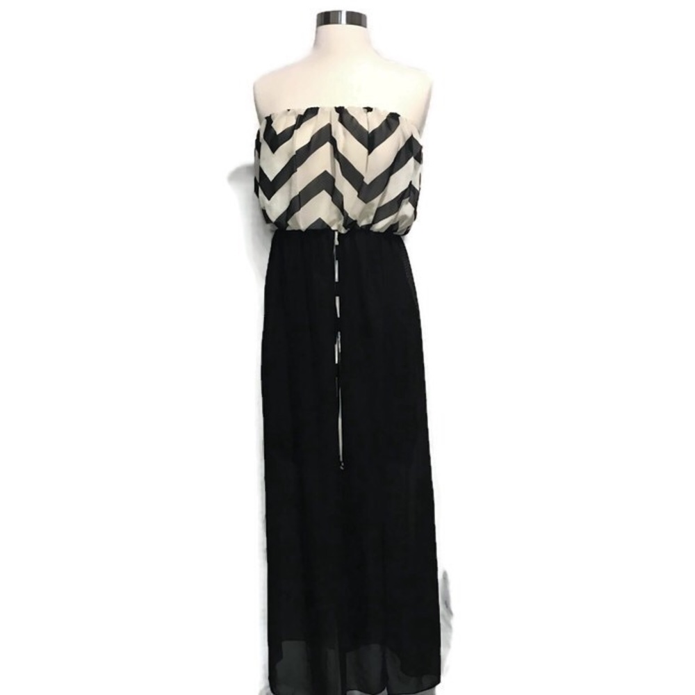 Urban Episode Neblina Maxi Dress chevron strapless